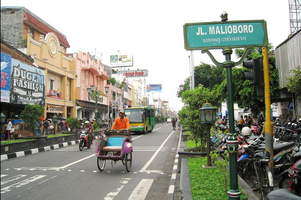 Hotel Pules Yogyakarta Kültér fotó